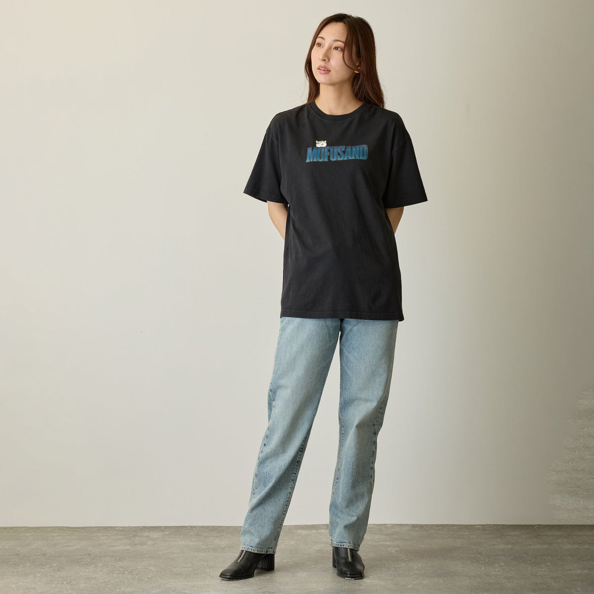 Polera negra mofusand Shark Cat estilo terror