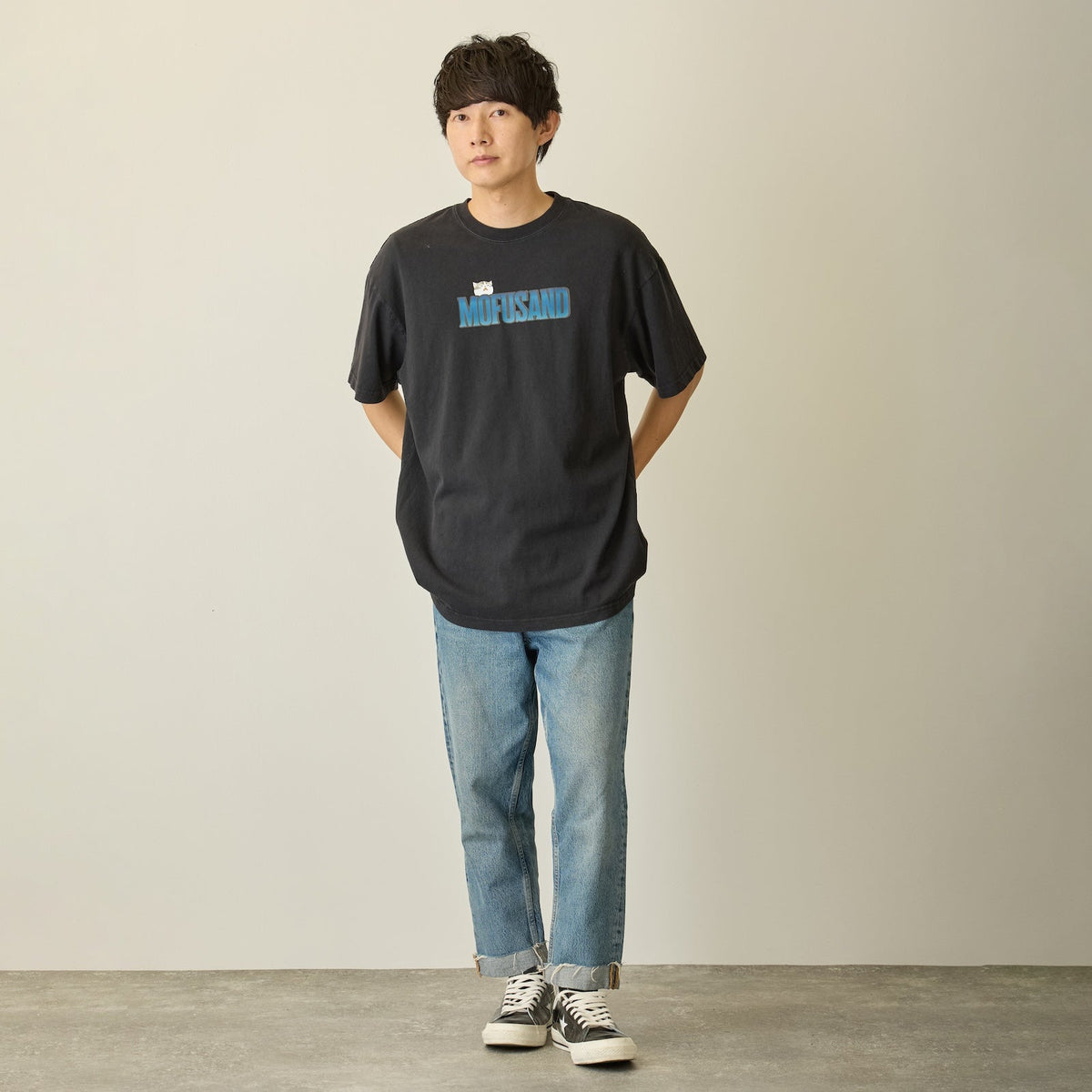 Polera negra mofusand Shark Cat estilo terror