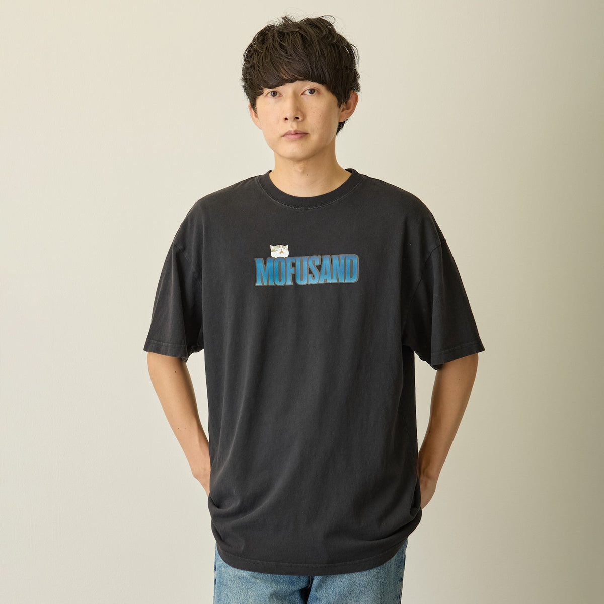 Polera negra mofusand Shark Cat estilo terror