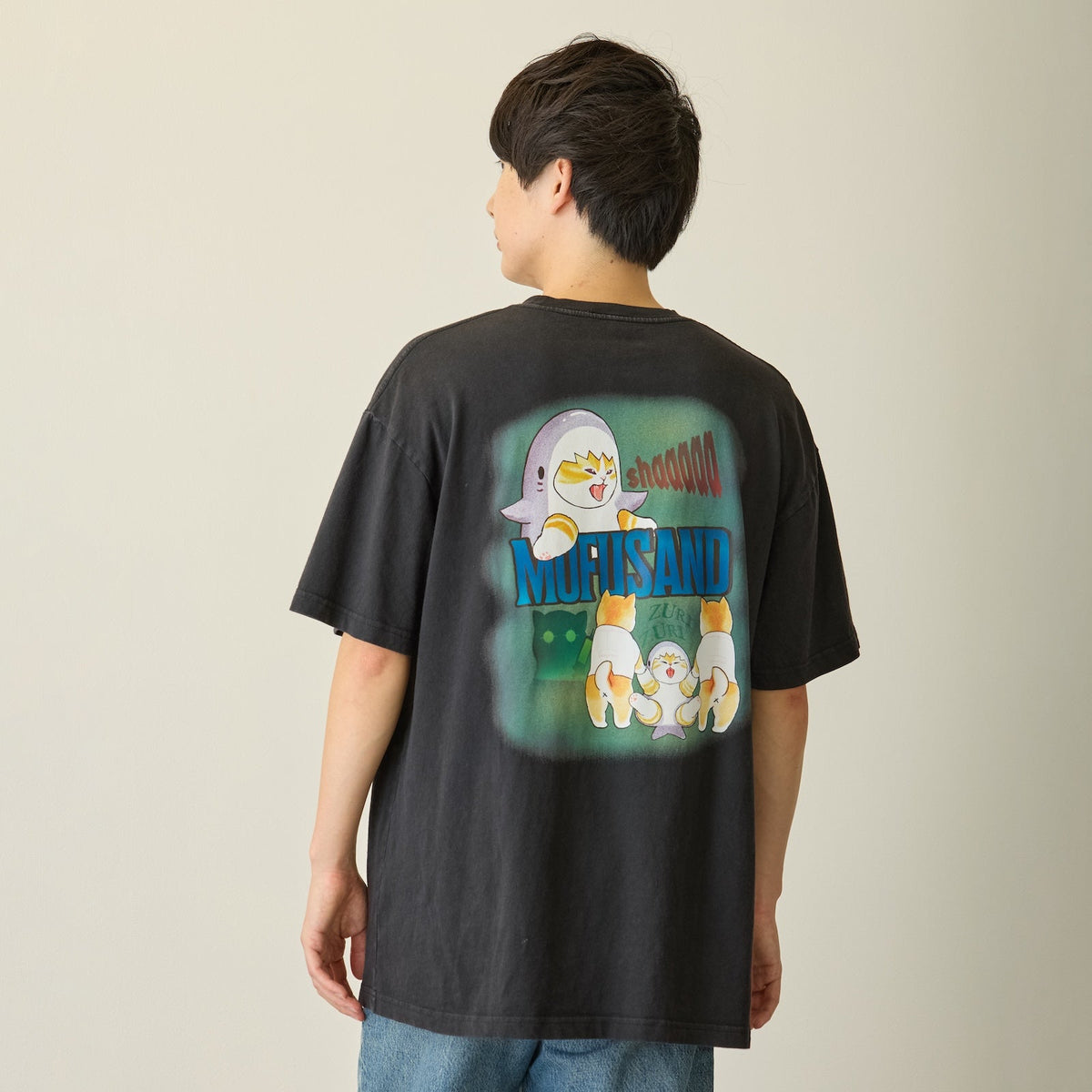 Polera negra mofusand Shark Cat estilo terror