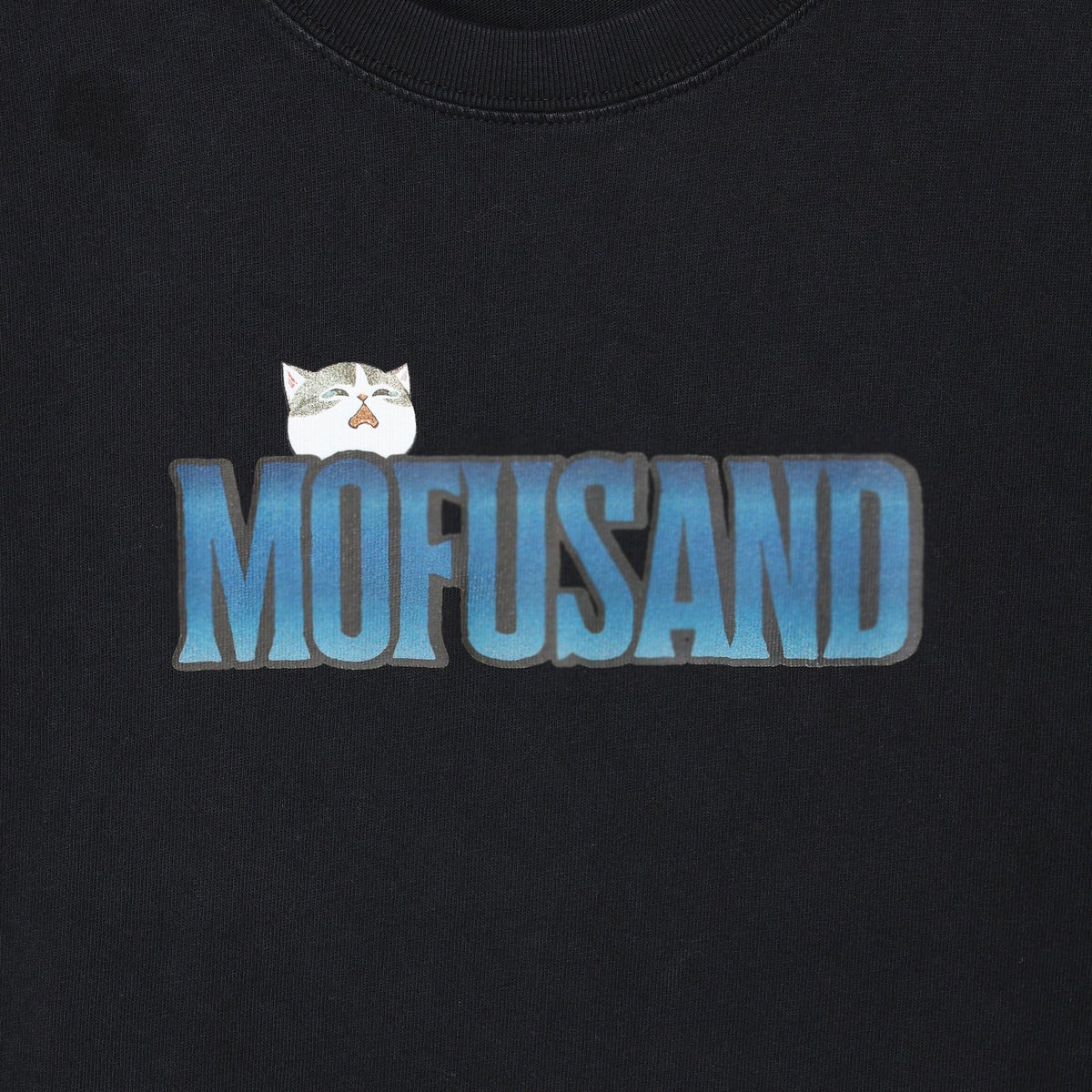 Polera negra mofusand Shark Cat estilo terror