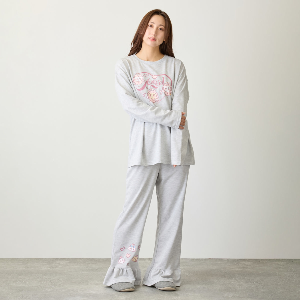 Pijama Chiikawa Ángel gris jaspeado