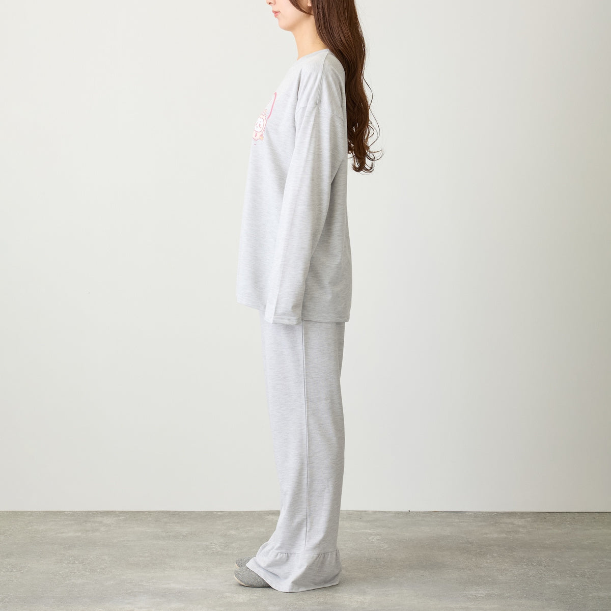 Pijama Chiikawa Ángel gris jaspeado