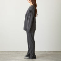 Pijama Chiikawa de demonios, gris carbón