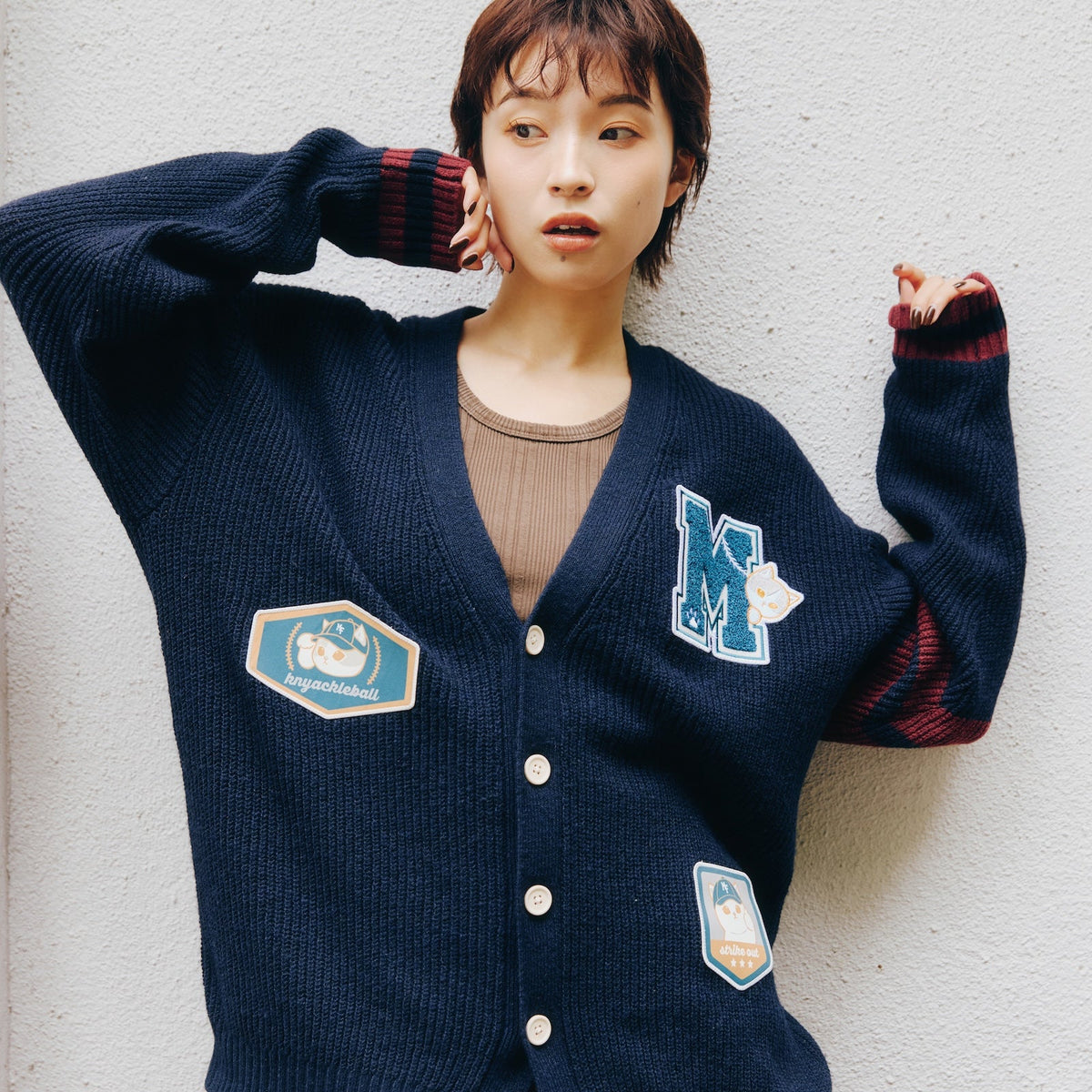 Cardigan tejido Mofusand azul marino, estilo lanzador
