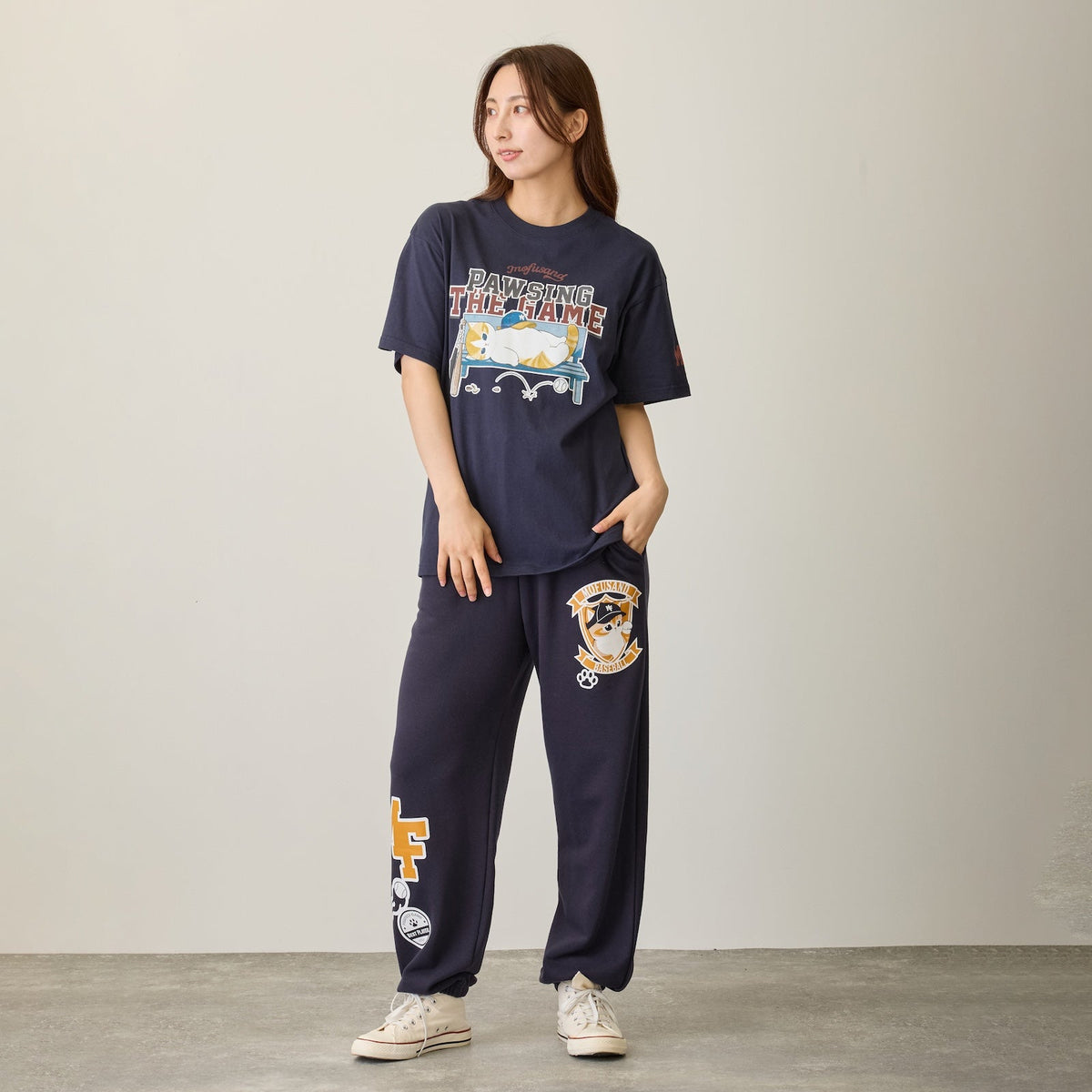 Polera mofusand PAWSING THE GAME azul marino