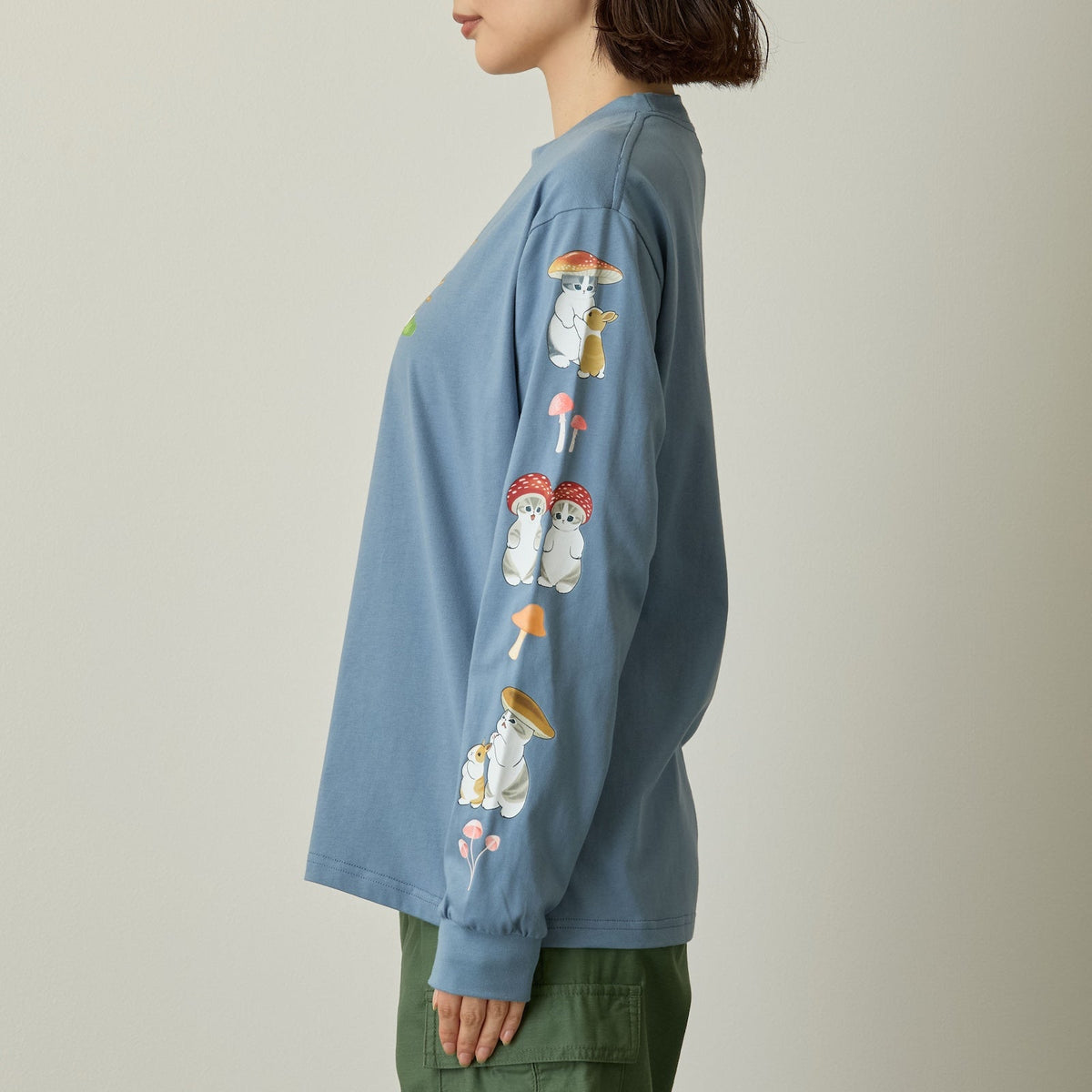 Polera manga larga mofusand Woodlands Mushroom azul celeste