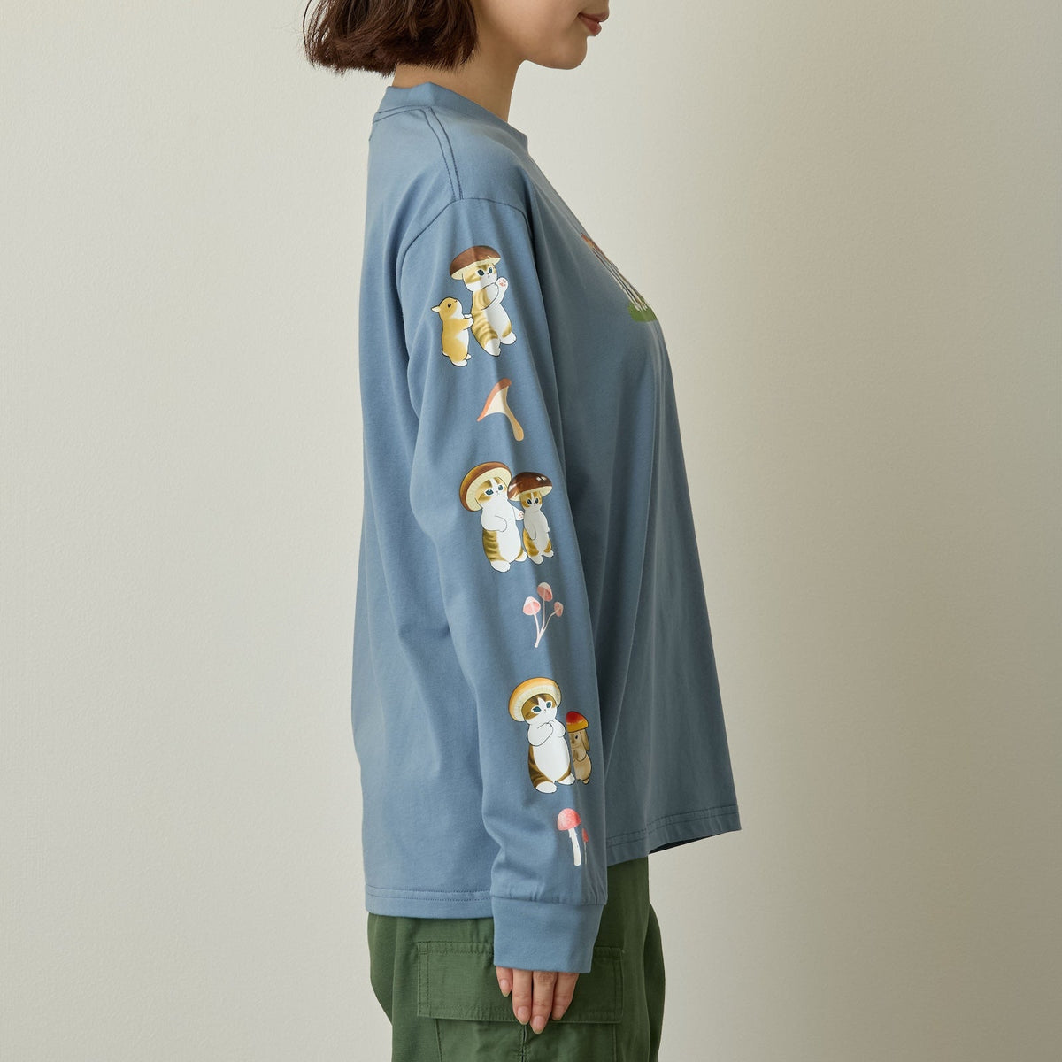 Polera manga larga mofusand Woodlands Mushroom azul celeste