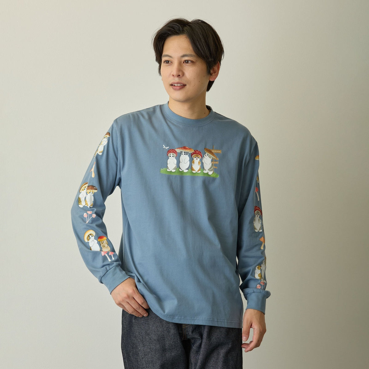 Polera manga larga mofusand Woodlands Mushroom azul celeste