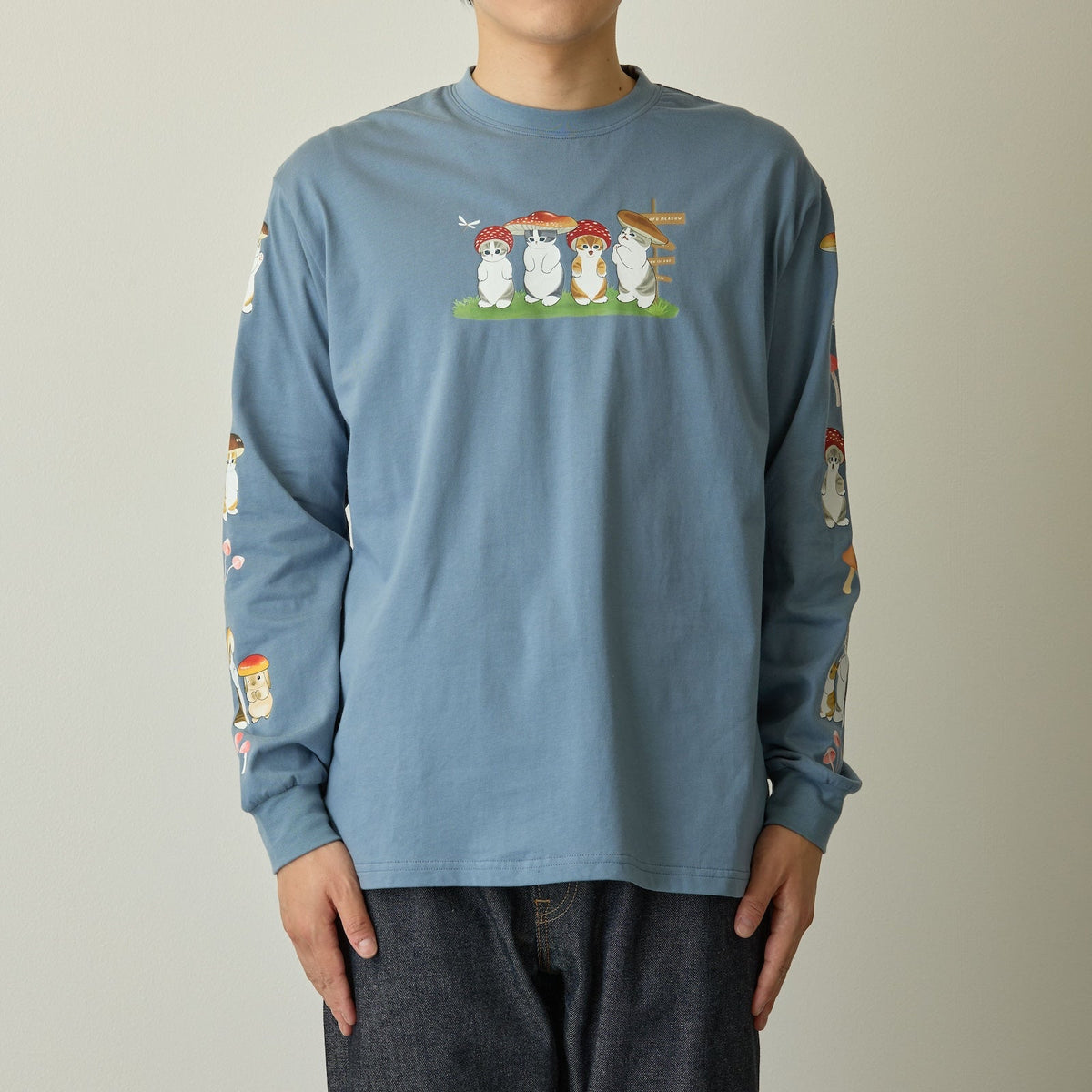 Polera manga larga mofusand Woodlands Mushroom azul celeste