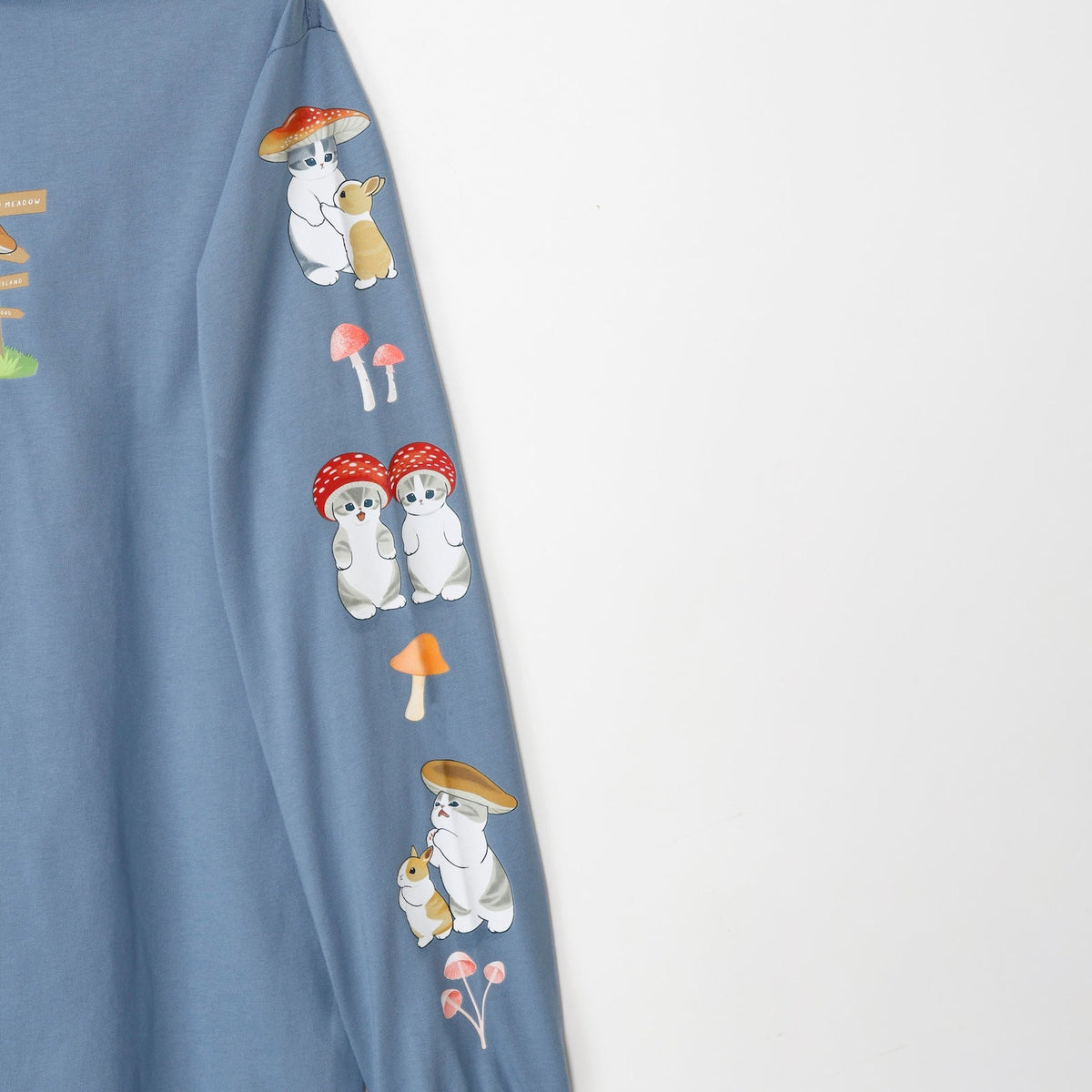 Polera manga larga mofusand Woodlands Mushroom azul celeste