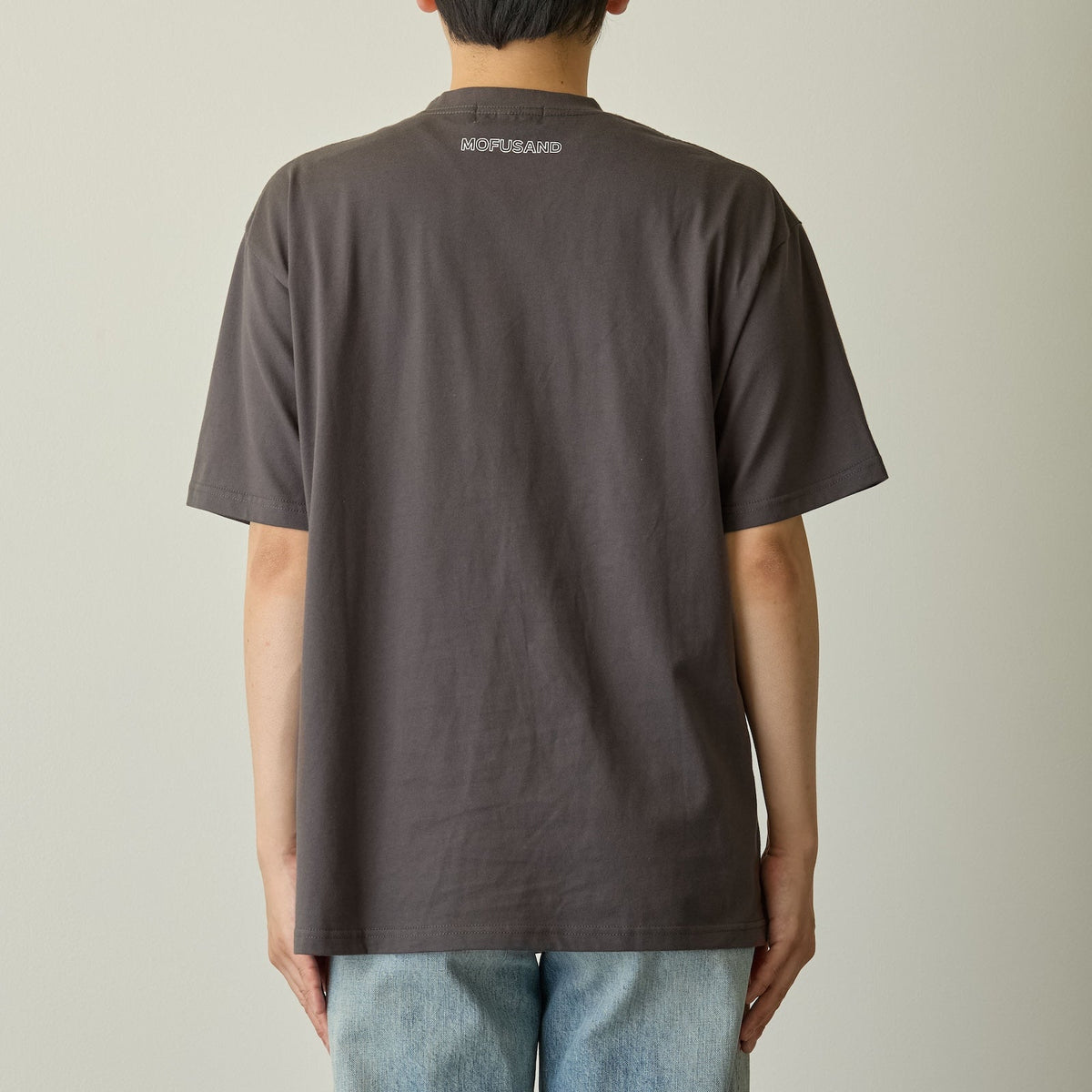 Polera mofusand WOODLANDS con diseño de stickers