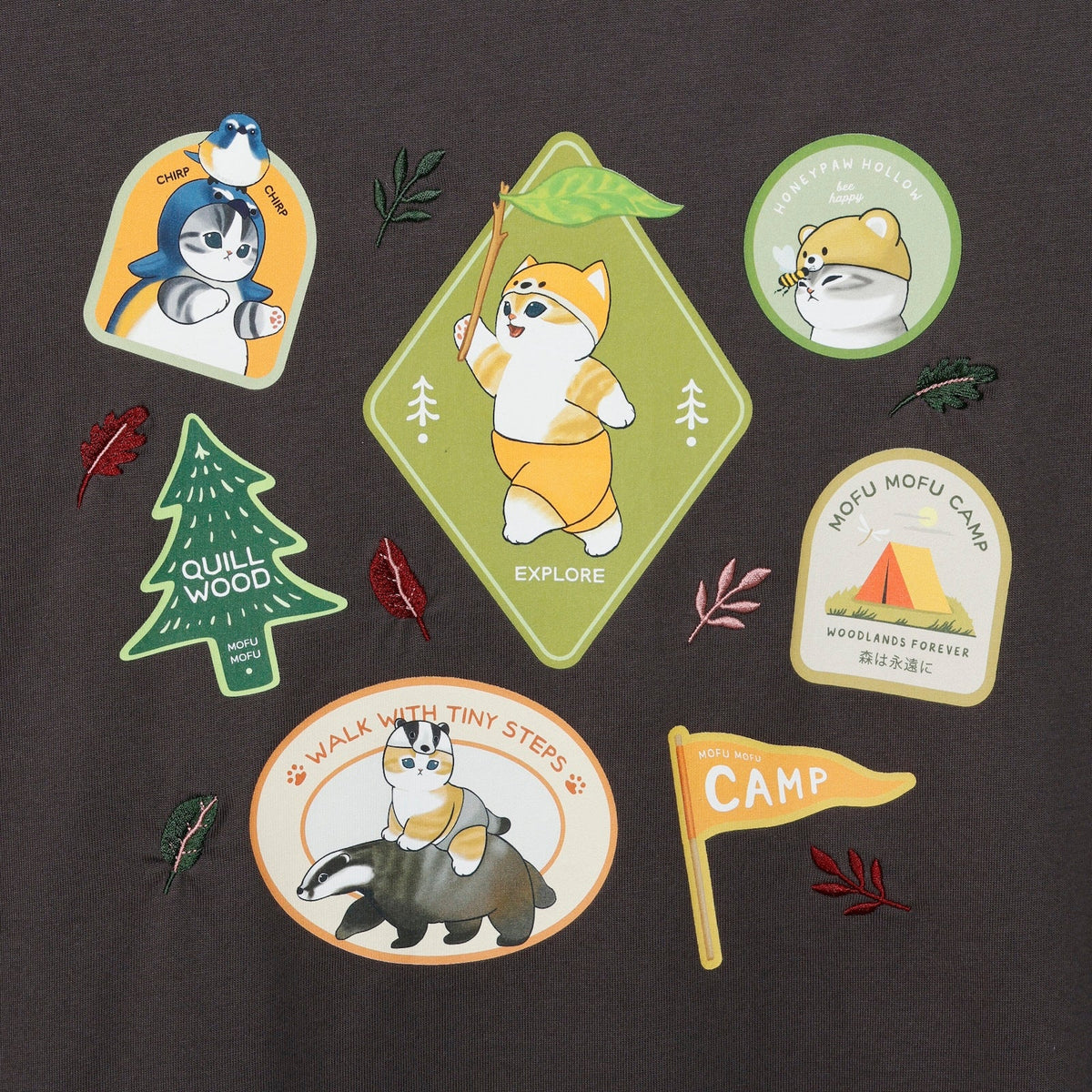 Polera mofusand WOODLANDS con diseño de stickers