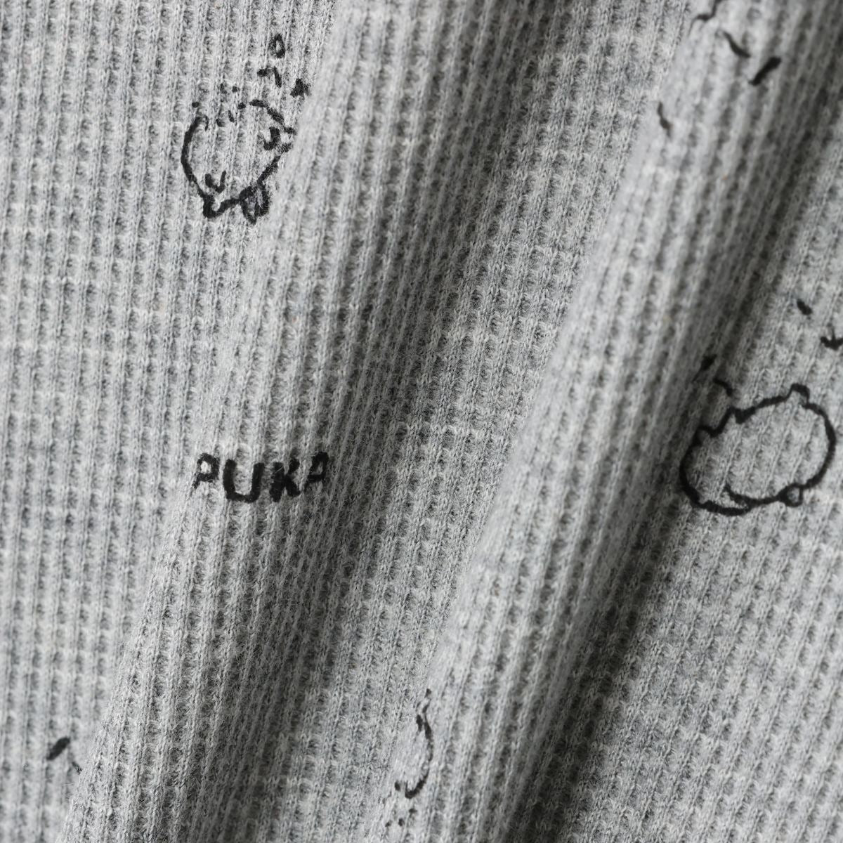 Polera waffle manga larga Chiikawa, gris