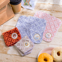 Toalla de mano Mofusand: café y donuts, roja