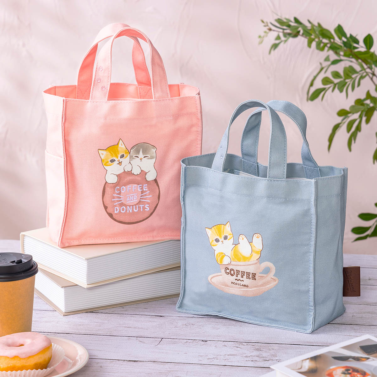 Bolso tote cuadrado Mofusand Coffee and Donuts rosado