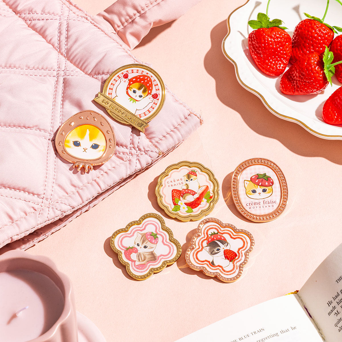 Pin metálico mini mofusand MERCI STRAWBERRY