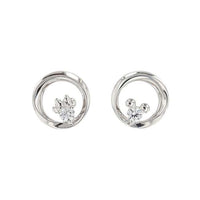 Aros asimétricos de Mickey y Minnie en plata con baño de rodio