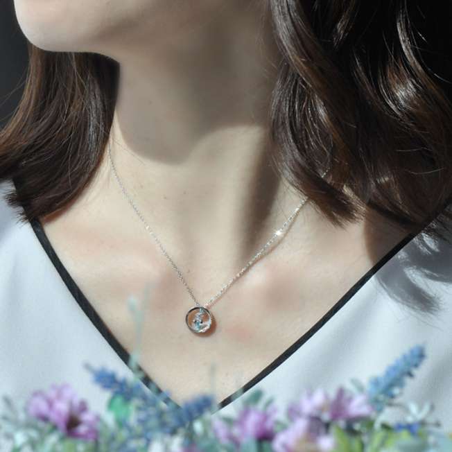 Collar de Mickey Mouse con circonia azul