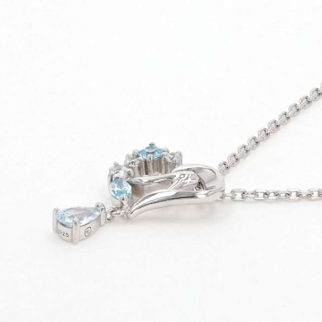 Collar de Cenicienta con zapatilla de cristal