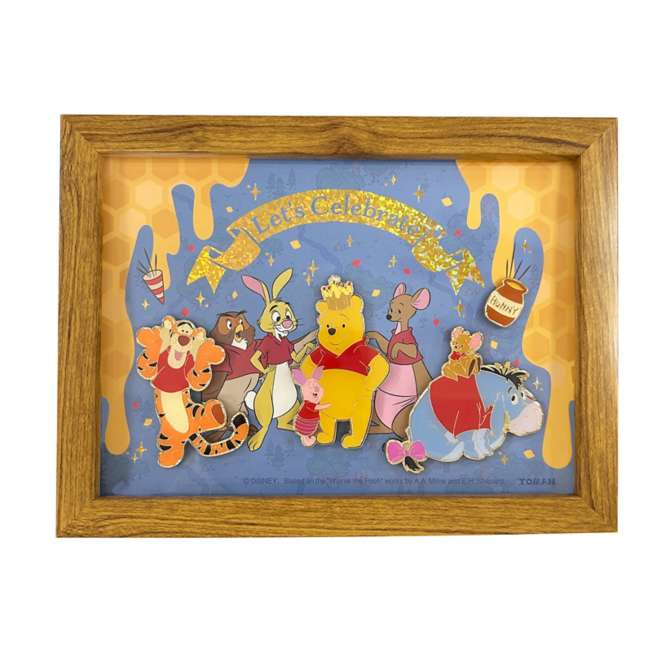 Pin con marco Winnie the Pooh: Amigos de rojo