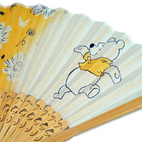Abanico de Winnie the Pooh con flores y abejas
