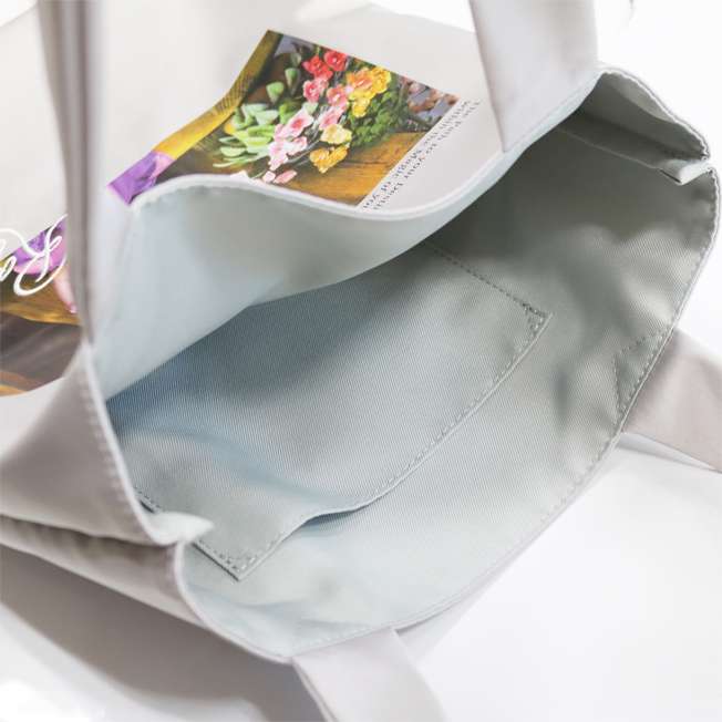 Bolso tote satinado de Enredados: Rapunzel y Pascal