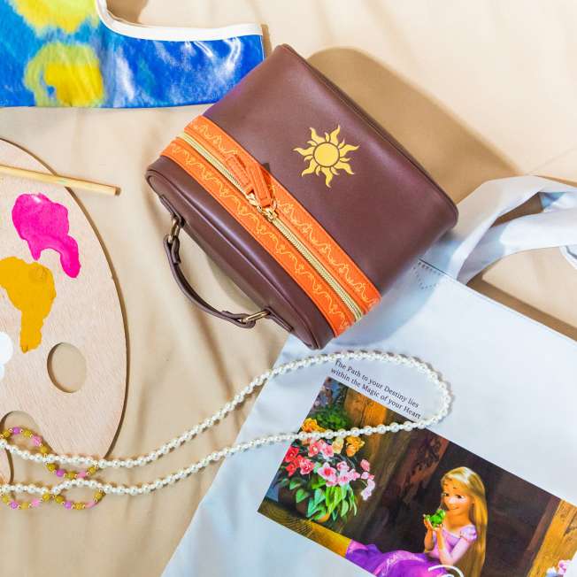 Bolso tote satinado de Enredados: Rapunzel y Pascal