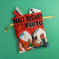 Estuche con cordón de Pluto y arte de póster