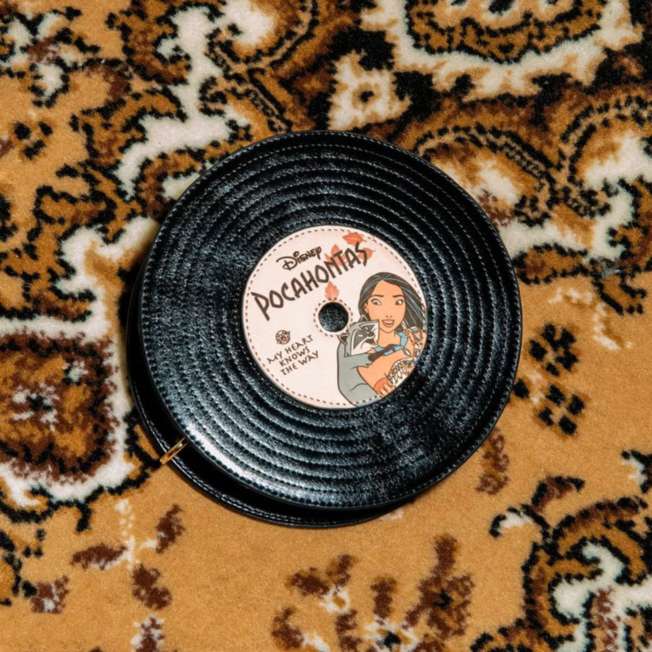 Estuche disco de vinilo de Pocahontas y Meeko