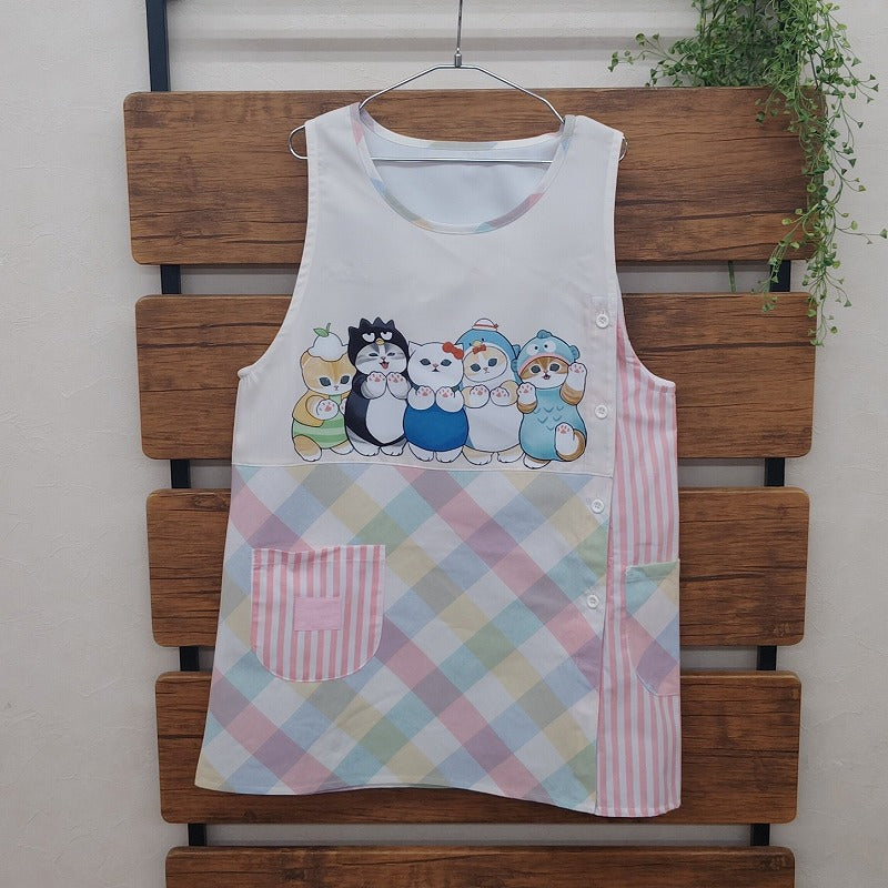 Delantal Mofusand y personajes de Sanrio
