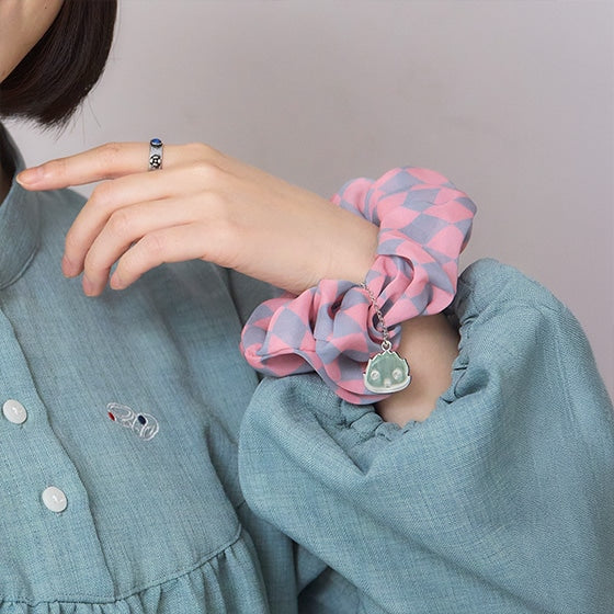 Scrunchie de Howl's Moving Castle con dije de Calcifer
