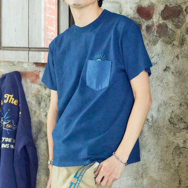 Polera Good On bordada Laputa, piedra voladora