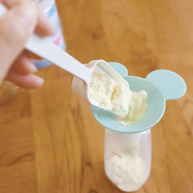 Set de cucharas para leche en polvo de Mickey y Minnie