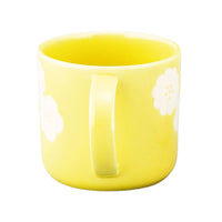 Taza Chiikawa Flores felices amarilla