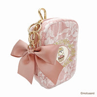 Estuche vertical mofusand con encaje y bordado rosado