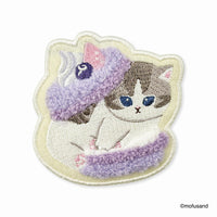 Pin bordado Mofusand pastel con diseño de macaron