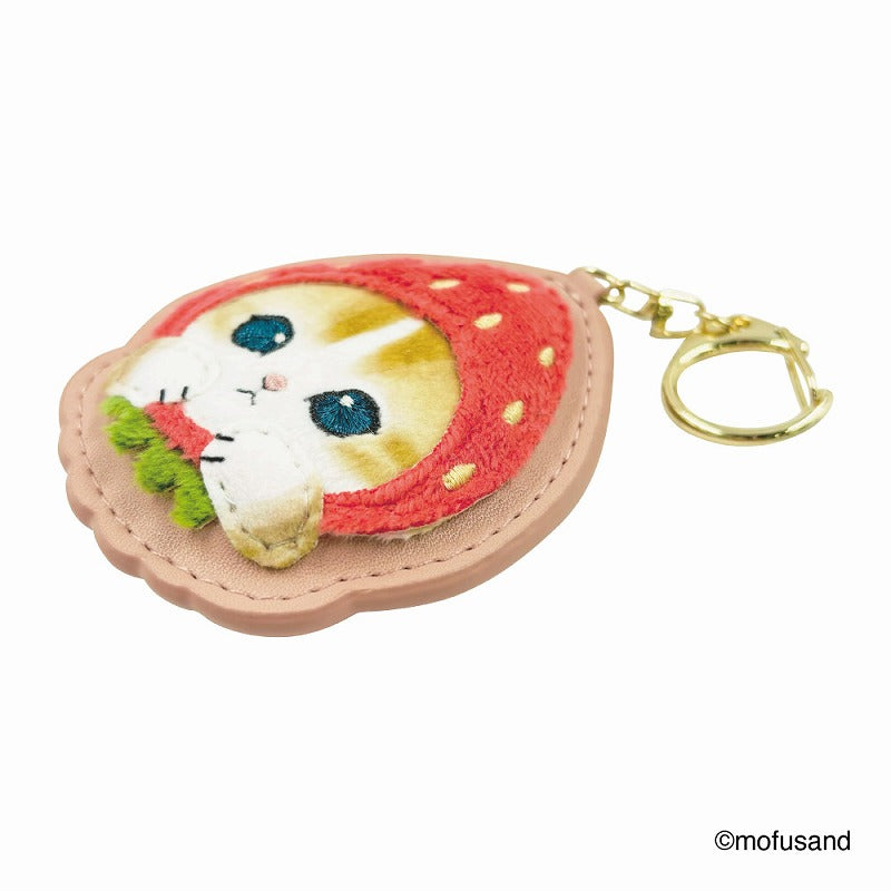 Llavero de parche afelpado Mofusand con gatito frutilla