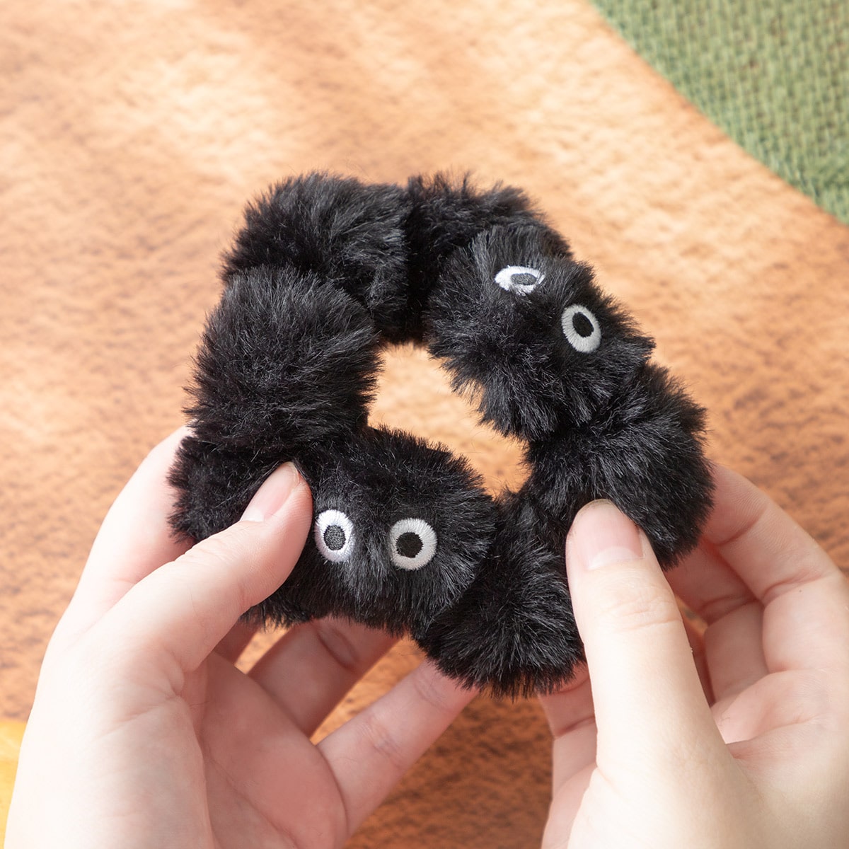 Scrunchie Mi vecino Totoro con duendes del polvo