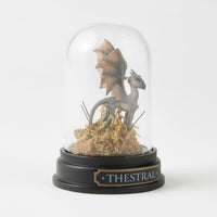 Figura de Thestral bajo cúpula de vidrio - Harry Potter