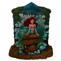 Figura iluminada de Ariel y Sebastián – La Sirenita