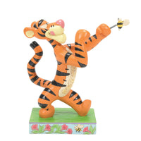 Figura Tigger contra una abeja - Winnie the Pooh