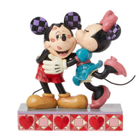 Figura Disney Traditions: Mickey y Minnie con besos