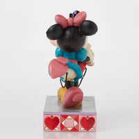 Figura Disney Traditions: Mickey y Minnie con besos