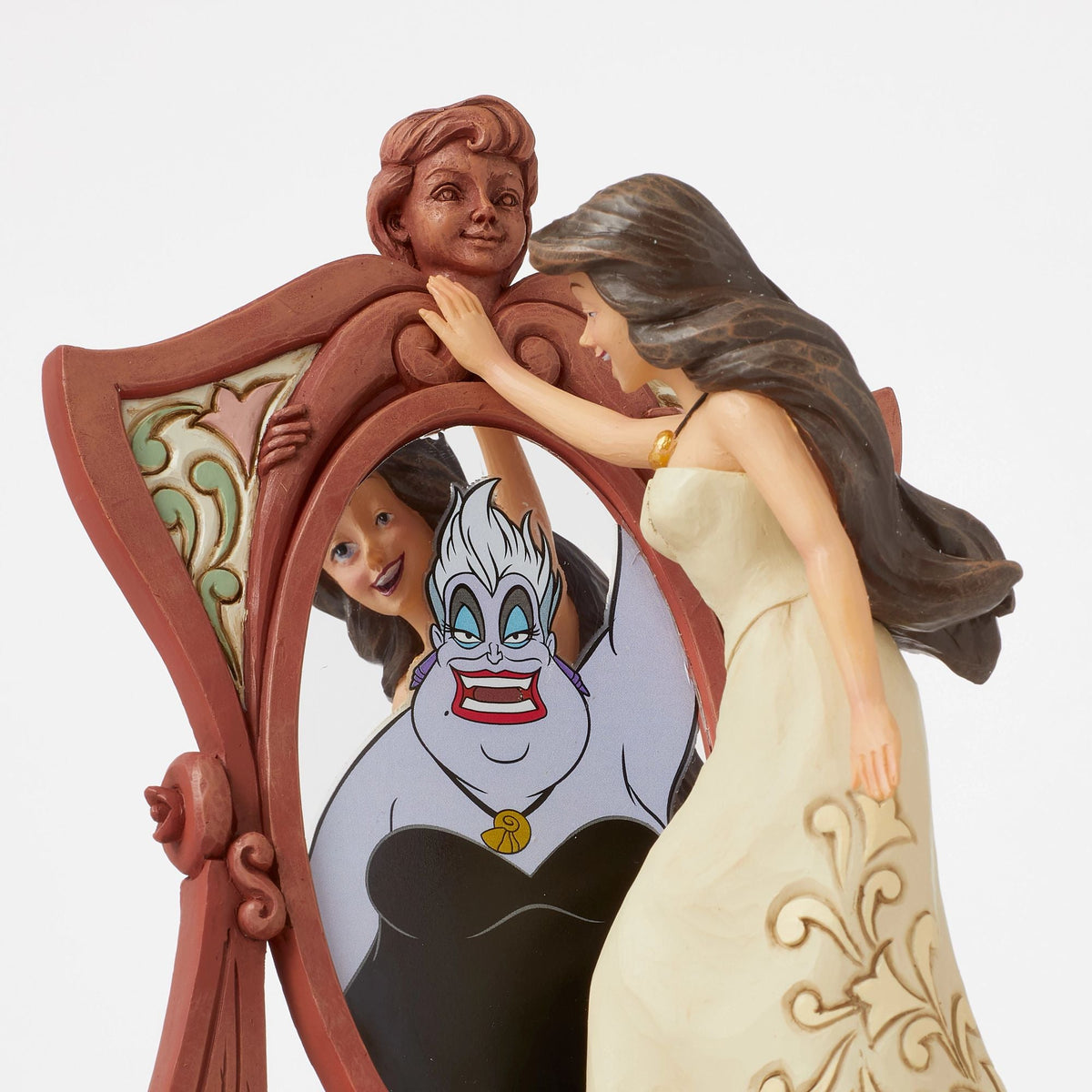 Figura Disney Traditions: Vanessa y Úrsula frente al espejo