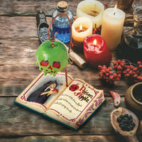Figura Disney Traditions: Libro de la manzana envenenada