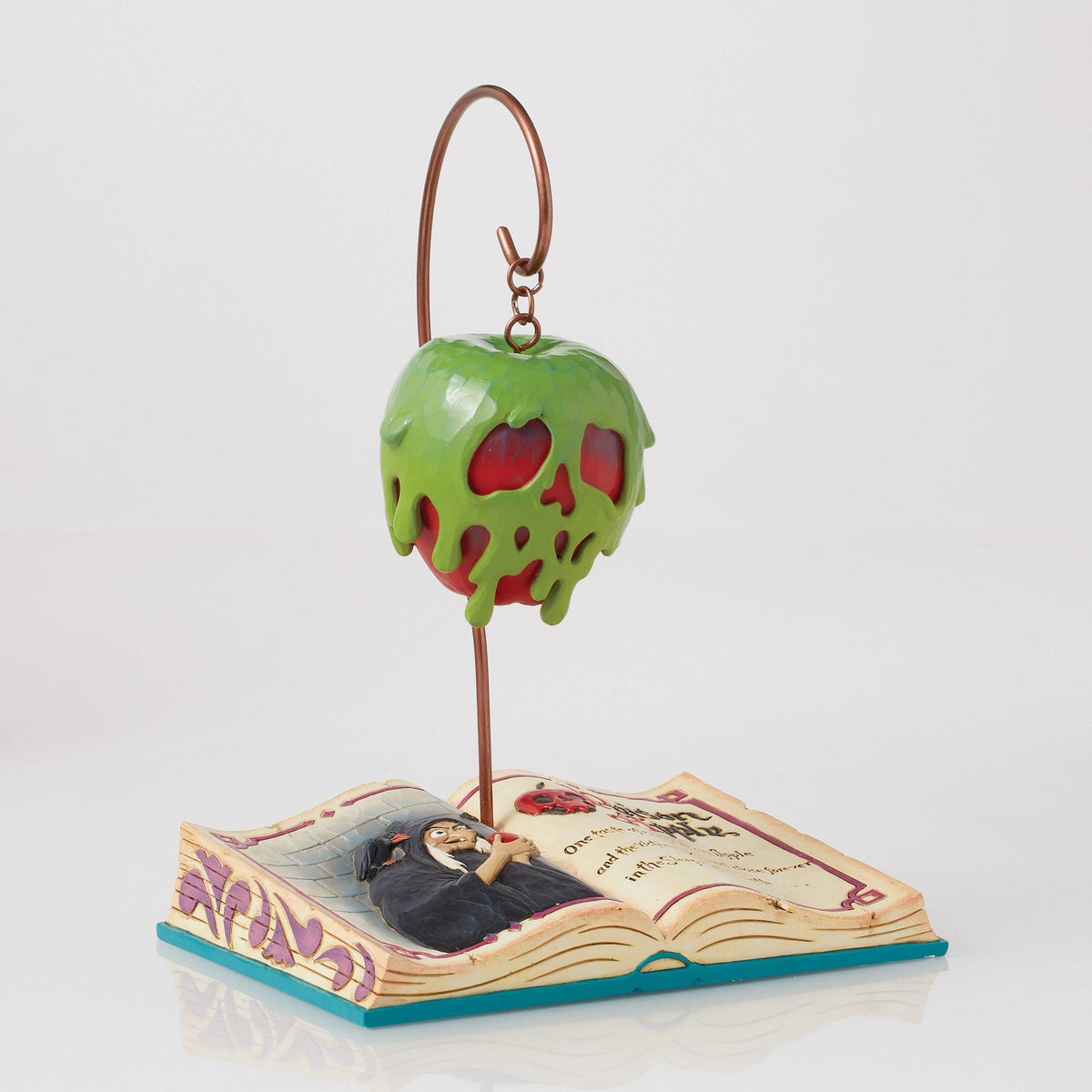 Figura Disney Traditions: Libro de la manzana envenenada
