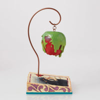 Figura Disney Traditions: Libro de la manzana envenenada