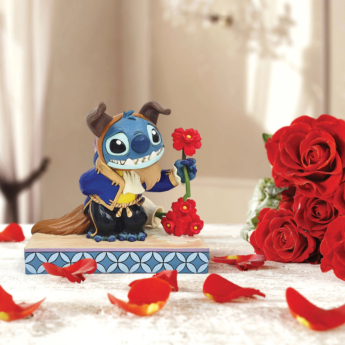 Figura Disney Traditions: Stitch vestido de Bestia
