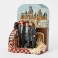 Figura Harry Potter: Trío frente al castillo de Hogwarts